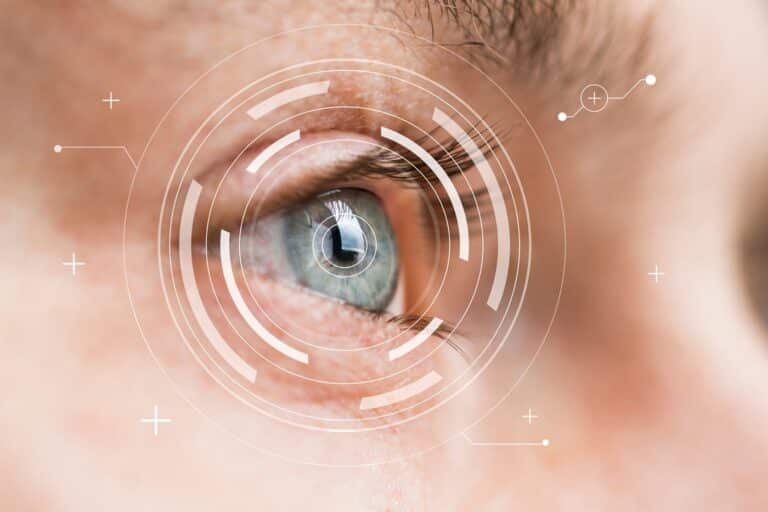 everything-you-need-to-know-about-evo-icl-benefits-risks